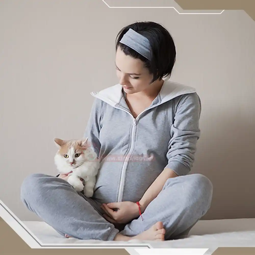 تعامل گربه و خانوم باردار