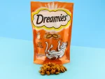 عکس تشویقی گربه Dreamies با طعم مرغ