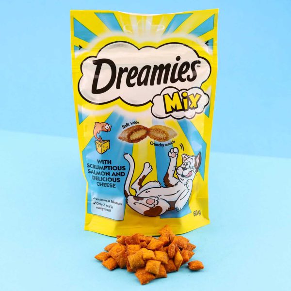 عکس تشویقی گربه دریمیز میکس با طعم ماهی سالمون و پنیر