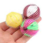 تصویر توپ پرزگیر گربه و سگ برای ماشین لباسشویی