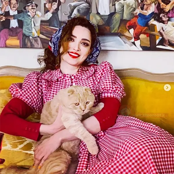 گربه ی بهنوش طباطبایی